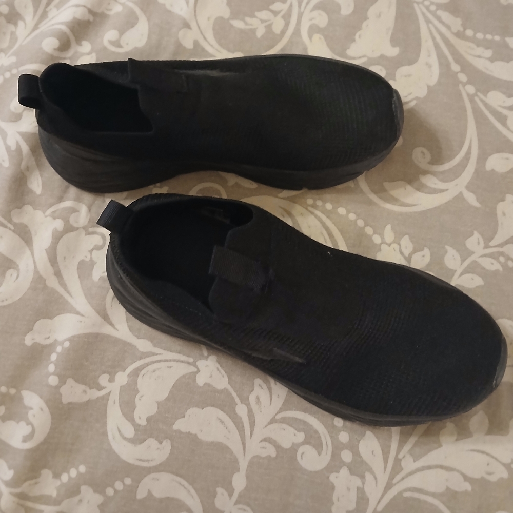 Avia Slip-On Sneakers